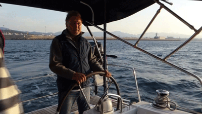 Rudergaenger beim Mann ueber Bord Manoever